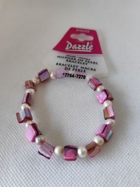 3/$20💗Pink and white mother of pearl stretchy bracelet